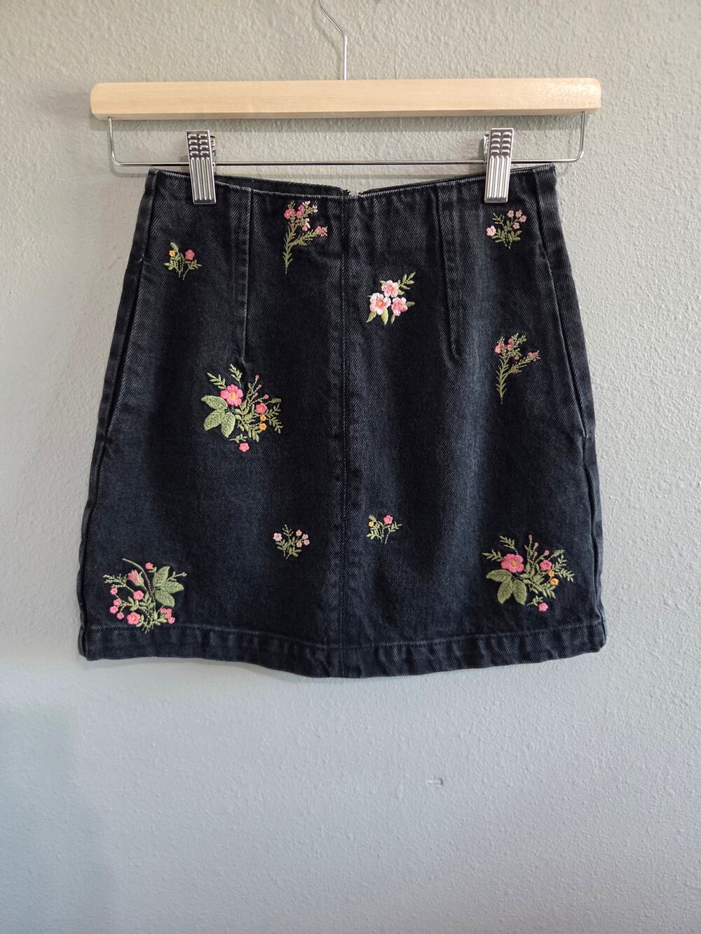 Topshop Moto Floral Embroidered Denim Mini Skirt | Size 0